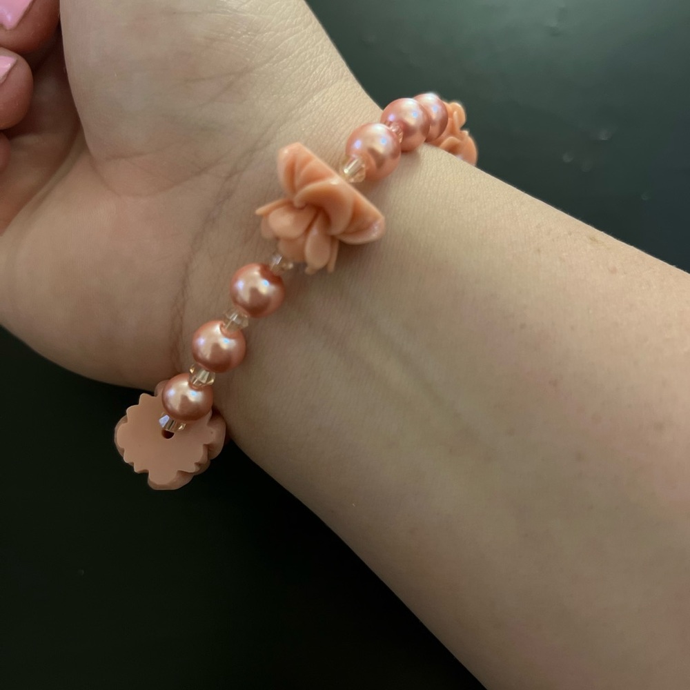 Vintage Pink Floral Beaded Bracelet - Picture 3 of 3